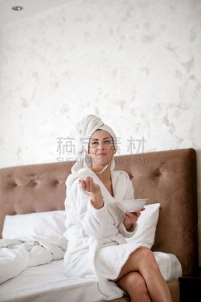 床,早餐,肖像,仅女人,仅一个女人,客房服务,健康水疗,幸福,白色
