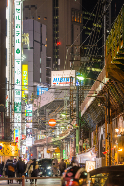 高峰时间,日本,夜晚,东京,拥挤的,市区路,低视角,活力,国际著名景点,真实的人