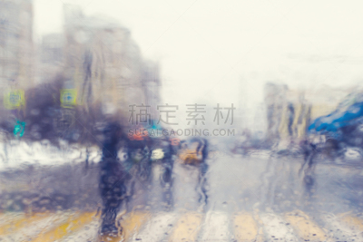 汽车,透过窗户往外看,十字路口,运动模糊,挡风玻璃,雨滴,人行横道,湿,沥青,交通