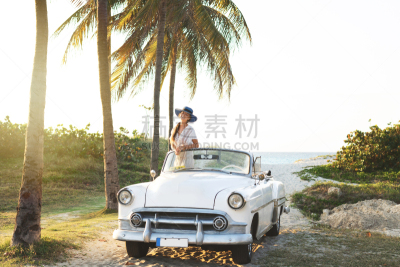 汽车,幸福,敞篷车,青年女人,旅途,华贵,热带气候,复古风格,逃避现实,梦想