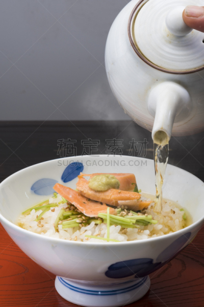 茶泡饭,三文鱼,风帽,绿茶,海产,粳米,垂直画幅,饮食,米,膳食