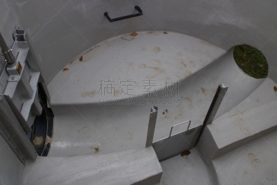 污水,高视角,阳光光束,摄像机拍摄角度,建筑材料,出料孔,图像,矿井,采矿业,排水沟