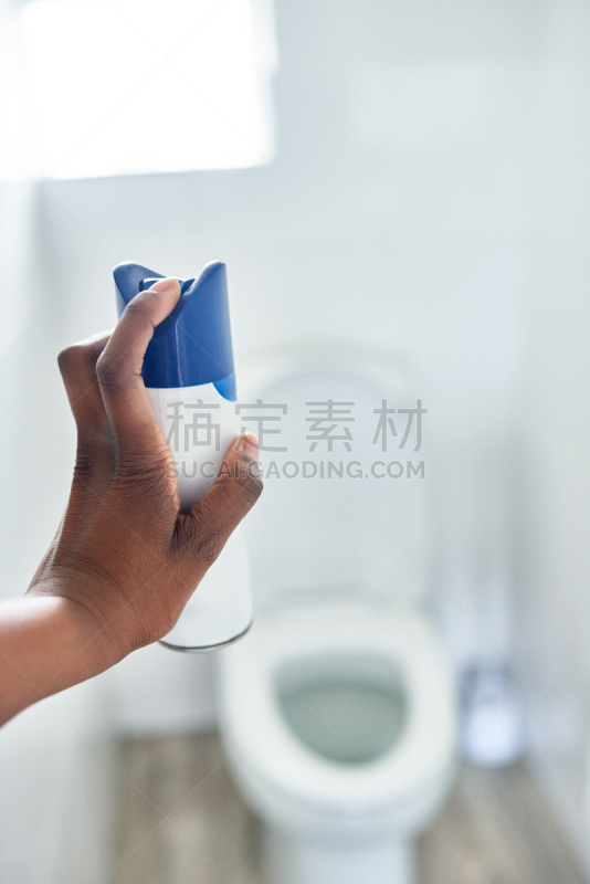 臭,羊毛帽,互联网,逆境,喷雾瓶,现代,住宅内部,仅一个女人,非洲人