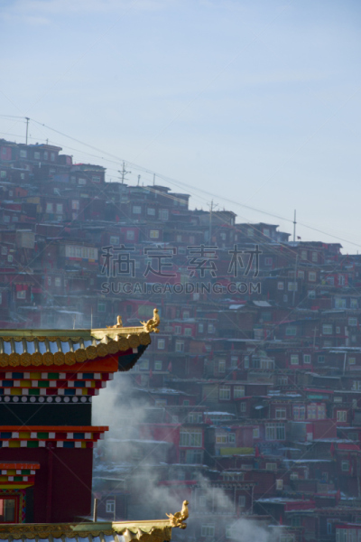 佛教,人,喇麻庙,甘孜藏族自治州,寺院,明星,教育建筑,修道院,雾,乡村