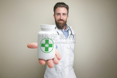 瓶子,健康保健,健康保健工作人员,医药职业,药,自我完善,30岁到34岁,仅男人,仅一个男人