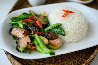 腌制食品,羽衣甘蓝,蔬菜,热,熟的,酱汁,餐具,通心粉,磁盘,餐馆