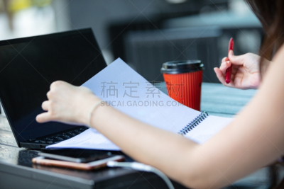 户外,咖啡馆,专业人员,部分,技术,报告,仅女人,仅一个女人,家庭保险