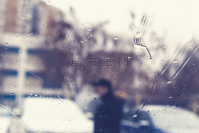 汽车,透过窗户往外看,十字路口,运动模糊,挡风玻璃,雨滴,人行横道,湿,沥青,交通