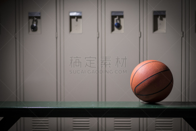学校体育馆,体育器械,篮球运动,衣帽间,空的,休闲游戏,运动,一个物体,球,长椅