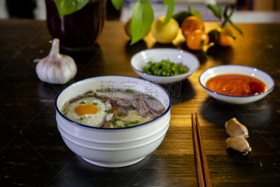 自制的,煎蛋,猪肉,肉片,面条,汤,肉汁,传统,热,清新