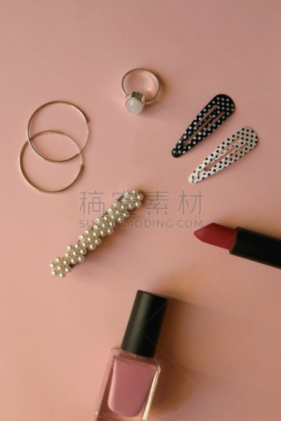 彩妆,个人随身用品,一个物体,女性特质,女人,头发,发夹子,月长石,平铺,人的脸部