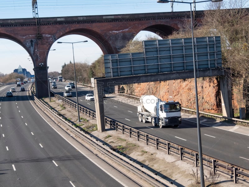 英国,公路,白色,水泥搅拌车,紧迫,商务,城市生活,水泥车,前面,交通