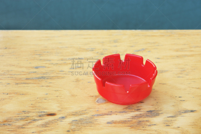 烟灰缸,吸烟问题,被动吸烟,肺癌,禁止吸烟记号,烟蒂,庸俗,留白,不雅的,烟