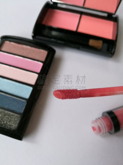 美,彩妆,睫毛膏,化妆用品,画笔,唇膏,眼影,眼线笔,多色的,白色背景