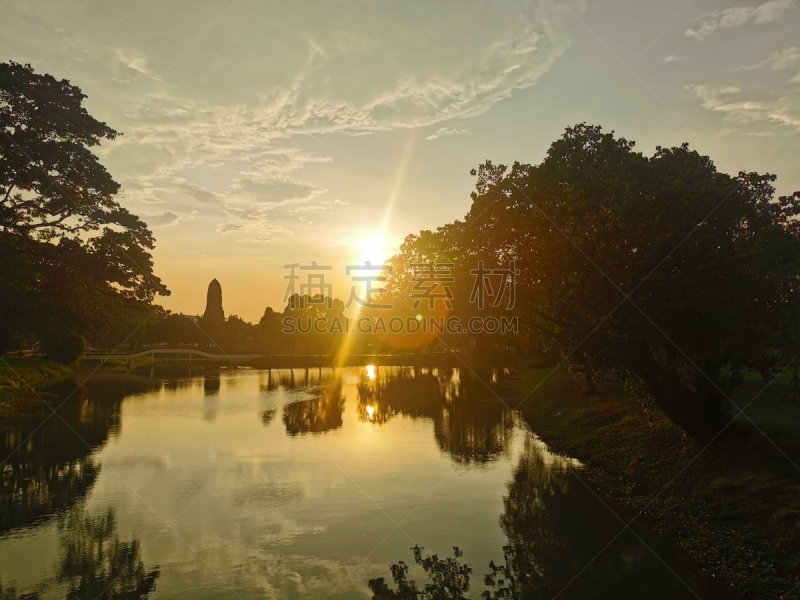 Ayutthaya​ view​ by​ Wat​ Mahathat​ during​sunset