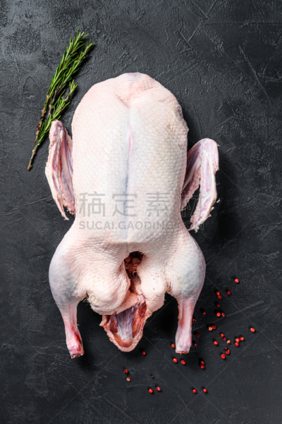 椒类食物,鸭子肉,生食,完整,粉色,黑色背景,迷迭香,饮料,蔬菜,清新