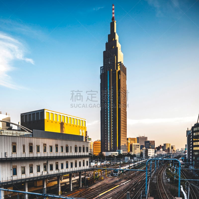 东京,市区,日本多科莫公司,ntt全覆盖代代木大厦,新宿区,天空,无人,铁轨轨道,户外,交通方式