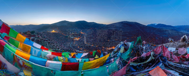 全景,视角,顶部,喇麻庙,四川省,灵性,水平画幅,夜晚,东亚