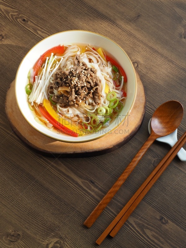 东方食品,牛肉,米粉,汤,韩国食物,蔬菜,泰国食品,青葱刷,饮食产业,韩国泡菜