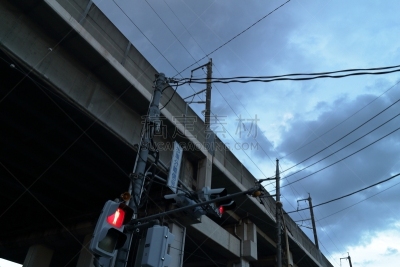 高架铁路铁轨,黄昏,天空,城镇景观,郊区,夜晚,东亚,都市风景,现代,建筑业