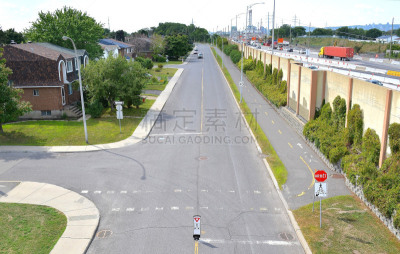公路,在之间,住房,夏天,国际门,水平画幅,高视角,行人交叉路标志,郊区,噪声