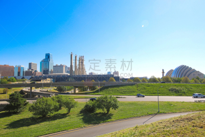 堪萨斯城,城市天际线,美国中西部地区,草坪,公园,公路,草,商业金融和工业,户外,建筑