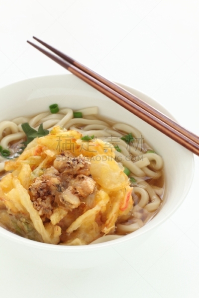 天麸罗,乌冬面,蘑菇,日本,筷子,篮子,白色背景,炸制食物,垂直画幅,日本食品