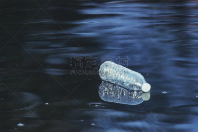 塑胶,垃圾,水,水平画幅,水的各种形态,无人,环境损害,曙暮光,户外,饮料