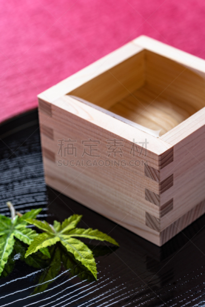 日本青酒,垂直画幅,留白,饮食,寒冷,无人,冷酒,鳟鱼,日本,海产