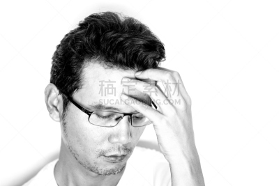 头痛,沮丧,男人,络腮胡子,水平画幅,t恤,近视,单色调,泰国,仅男人