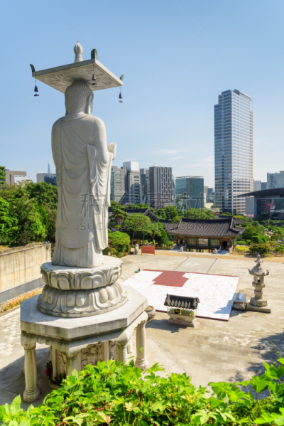 Amazing view of Seoul skyline from Bongeunsa Temple