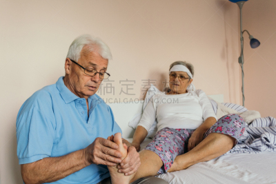 问题,老年男人,真实的人,健康保健,丈夫,婚姻,妻子,异性恋,床,女人