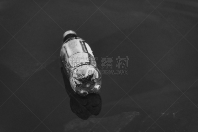 塑胶,垃圾,水,水平画幅,水的各种形态,无人,环境损害,户外,饮料,湖