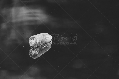 塑胶,垃圾,水,水平画幅,水的各种形态,无人,环境损害,曙暮光,户外,饮料