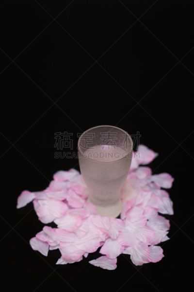 日本青酒,垂直画幅,饮食,清酒杯,寒冷,无人,冷酒,日本,玻璃杯,含酒精饮料