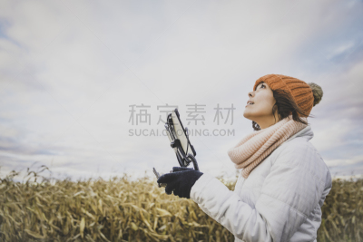 无人机,女人,飞行员,遥控器,山,药丸,农业,手套,技术,拿着