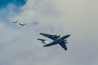 天空,飞行器,陆地,看风景,一个物体,座舱,风,云,迅速,交通方式