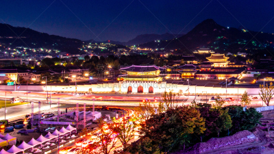 고궁의 화려한 야경