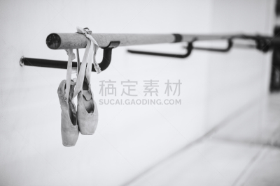 鞋子,木制,芭蕾舞鞋,芭蕾扶手,传统,两个物体,运动,拖鞋,简单,培训课