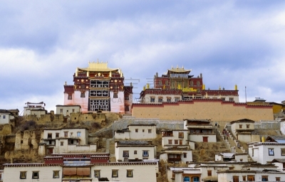 松赞林寺,修道士,香格里拉县,旅游目的地,水平画幅,户外,过去,佛教,佛,彩色图片