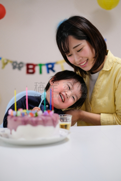生日,母亲,家庭生活,儿子,羊毛帽,华丽的,仅日本人,家庭,蛋糕,25岁到29岁