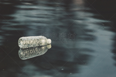 塑胶,垃圾,水,水平画幅,水的各种形态,无人,环境损害,曙暮光,户外,饮料