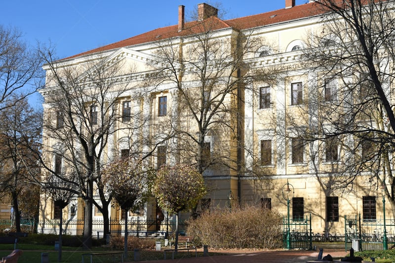 归正会学院,匈牙利,建筑外部,debrecen,国内著名景点,当地著名景点,卡尔文广场,著名景点,户外,天空