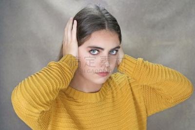 互联网,票务中心,欲望,安静,肖像,人的耳朵,仅女人,仅一个女人,注视镜头,瑞士