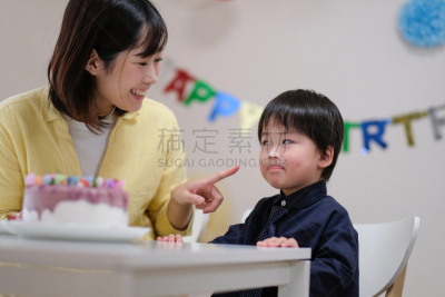 生日,母亲,家庭生活,儿子,羊毛帽,华丽的,仅日本人,家庭,蛋糕,25岁到29岁