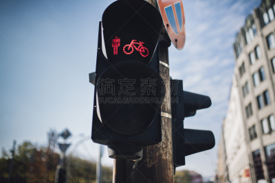 自行车,行人,红绿灯,红松,布达佩斯,在活动中,脚踏车,照明设备,匈牙利