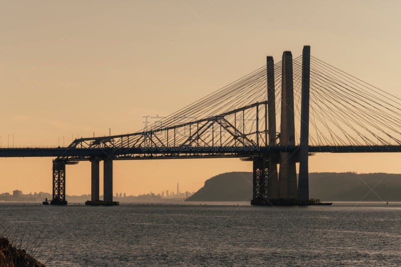 New and old Tappan Zee Bridge