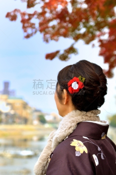 和服,女人,京都府,日本人,鸭川,秋天,中老年女人,仅日本人,仅一个中老年女人,一个人