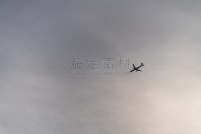 云,飞机,在活动中,旅途,云景,风,仅天空,交通方式,户外,天空