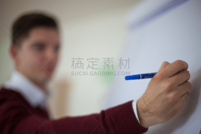 男商人,青年人,白板,想法,真实的人,会议中心,商务,商务研讨会,专业人员,工程师